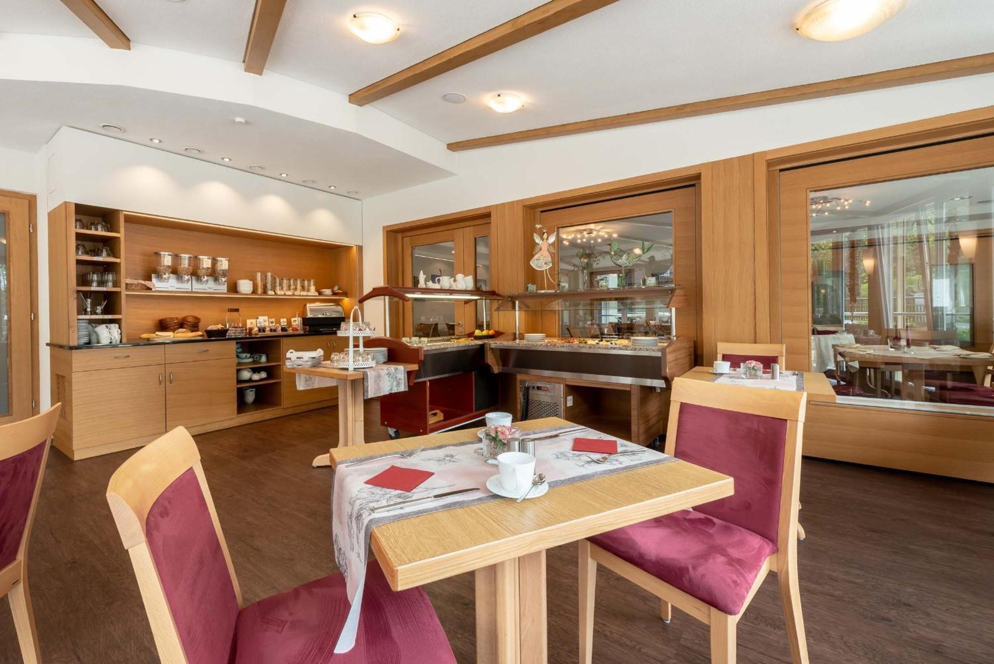 Hotel Roessle Berneck Altensteig Buitenkant foto