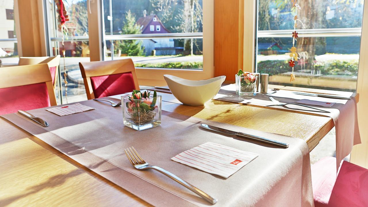 Hotel Roessle Berneck Altensteig Buitenkant foto
