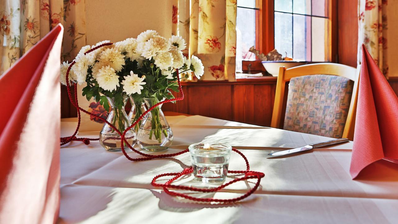 Hotel Roessle Berneck Altensteig Buitenkant foto