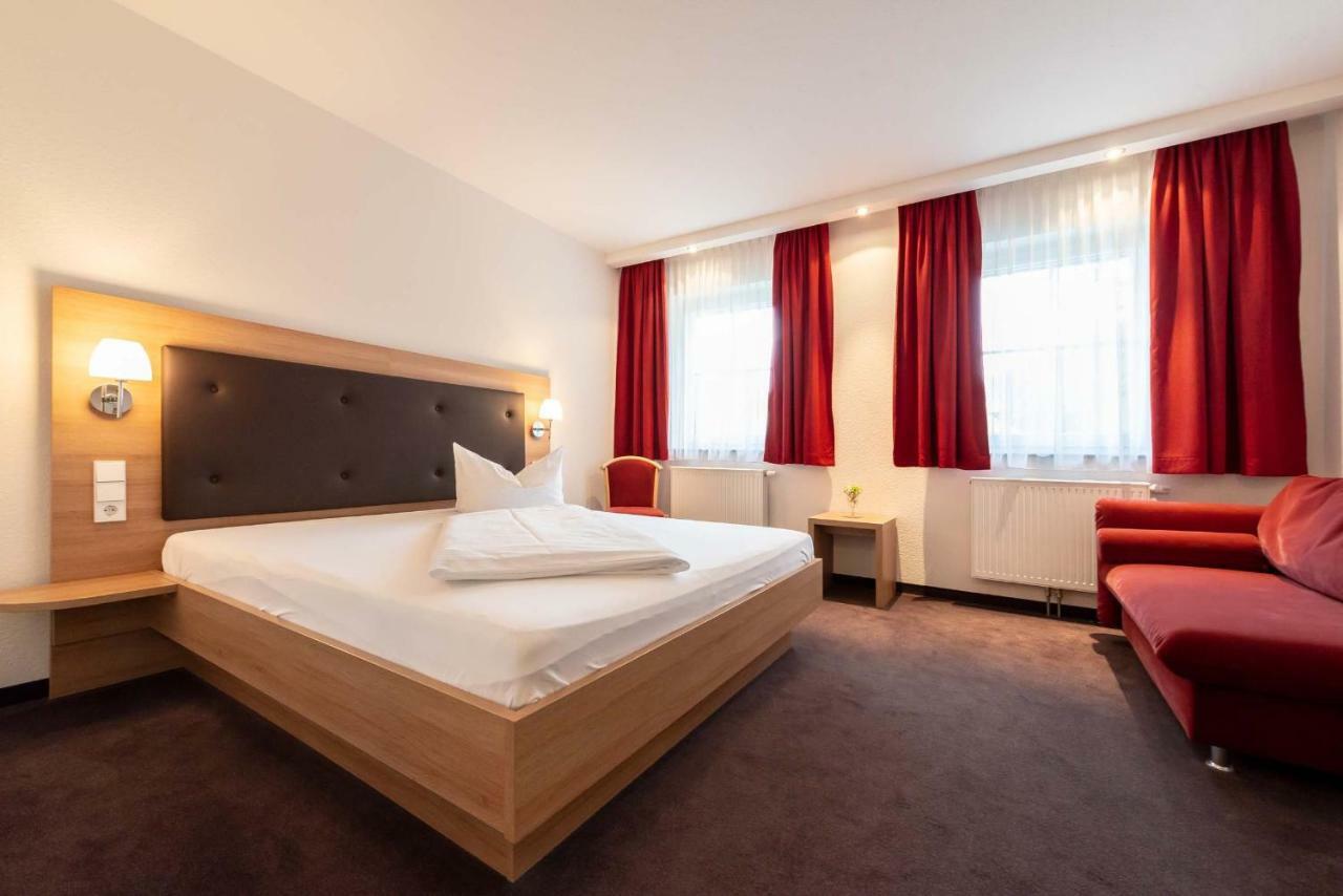 Hotel Roessle Berneck Altensteig Buitenkant foto