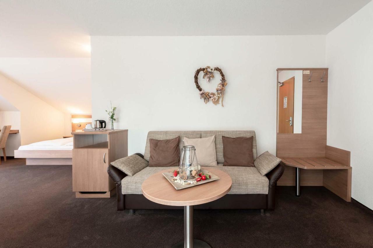 Hotel Roessle Berneck Altensteig Buitenkant foto