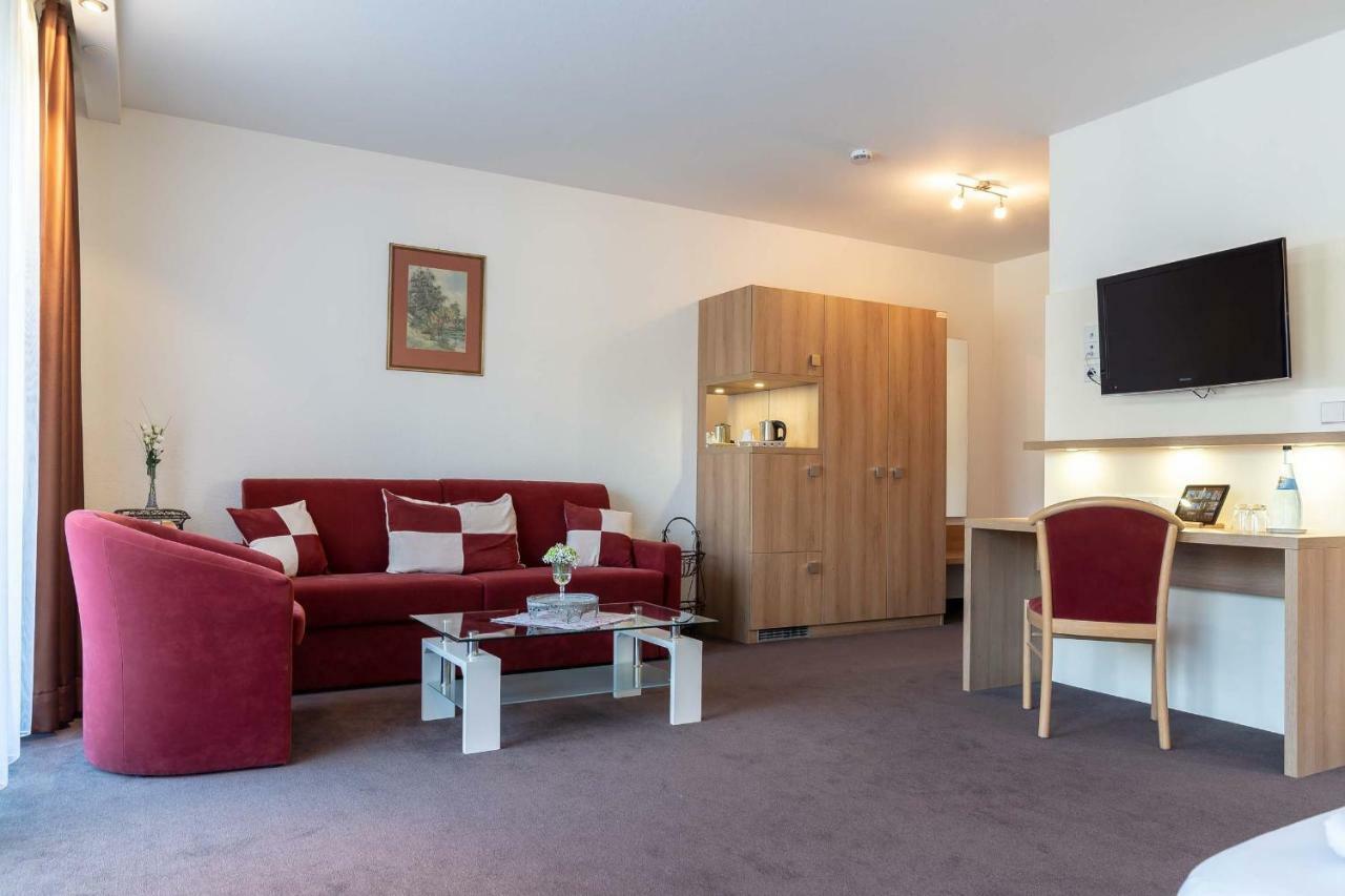 Hotel Roessle Berneck Altensteig Buitenkant foto